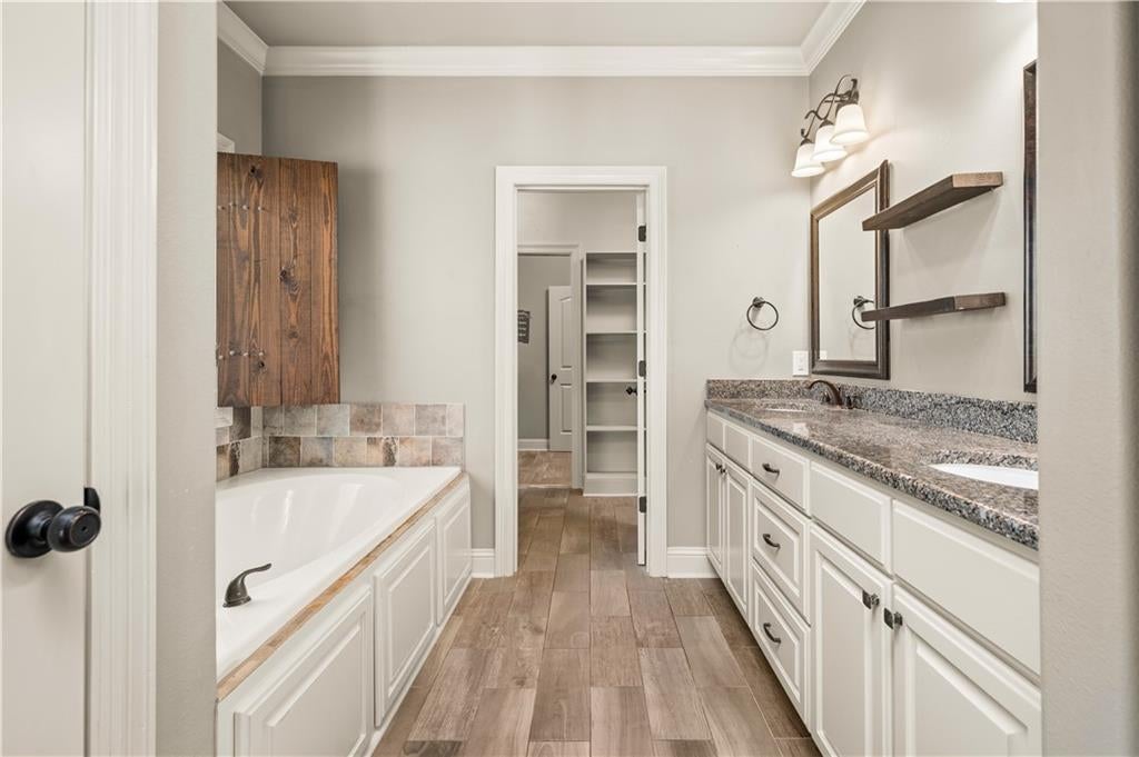 Natchitoches, Louisiana, 71457, United States, 4 Bedrooms Bedrooms, ,3 BathroomsBathrooms,Residential,For Sale,1974090