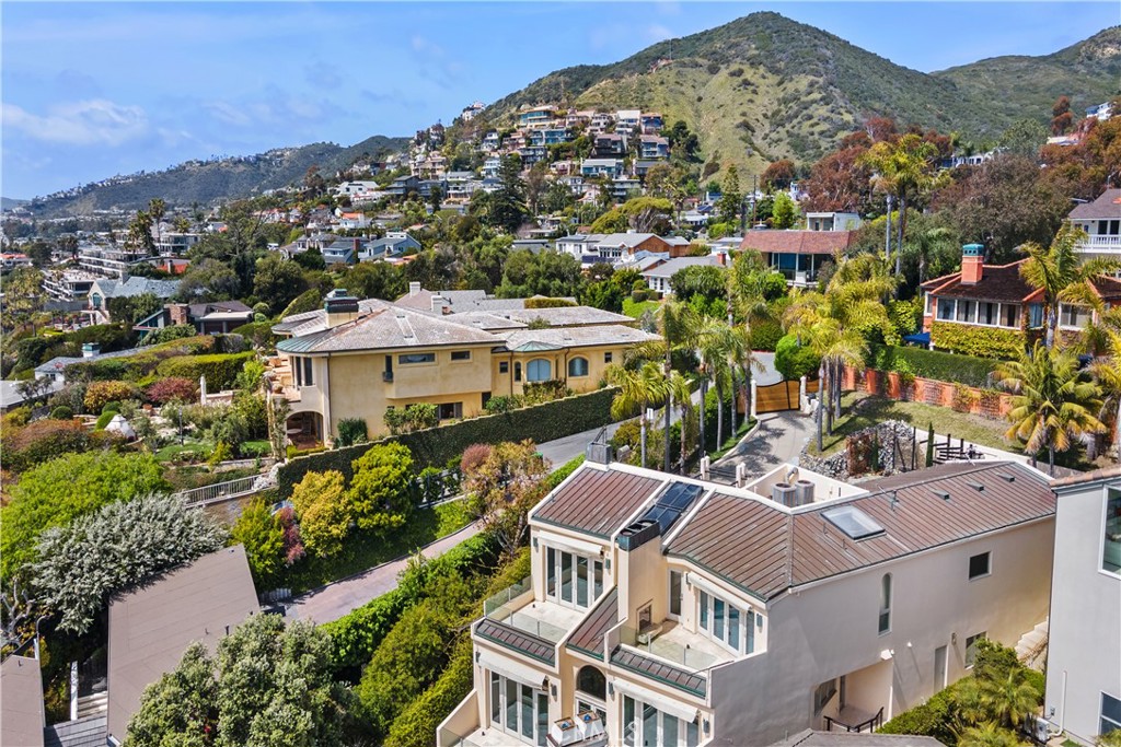 Laguna Beach, California, 92651, United States, 4 Bedrooms Bedrooms, ,4 BathroomsBathrooms,Residential,For Sale,1787523