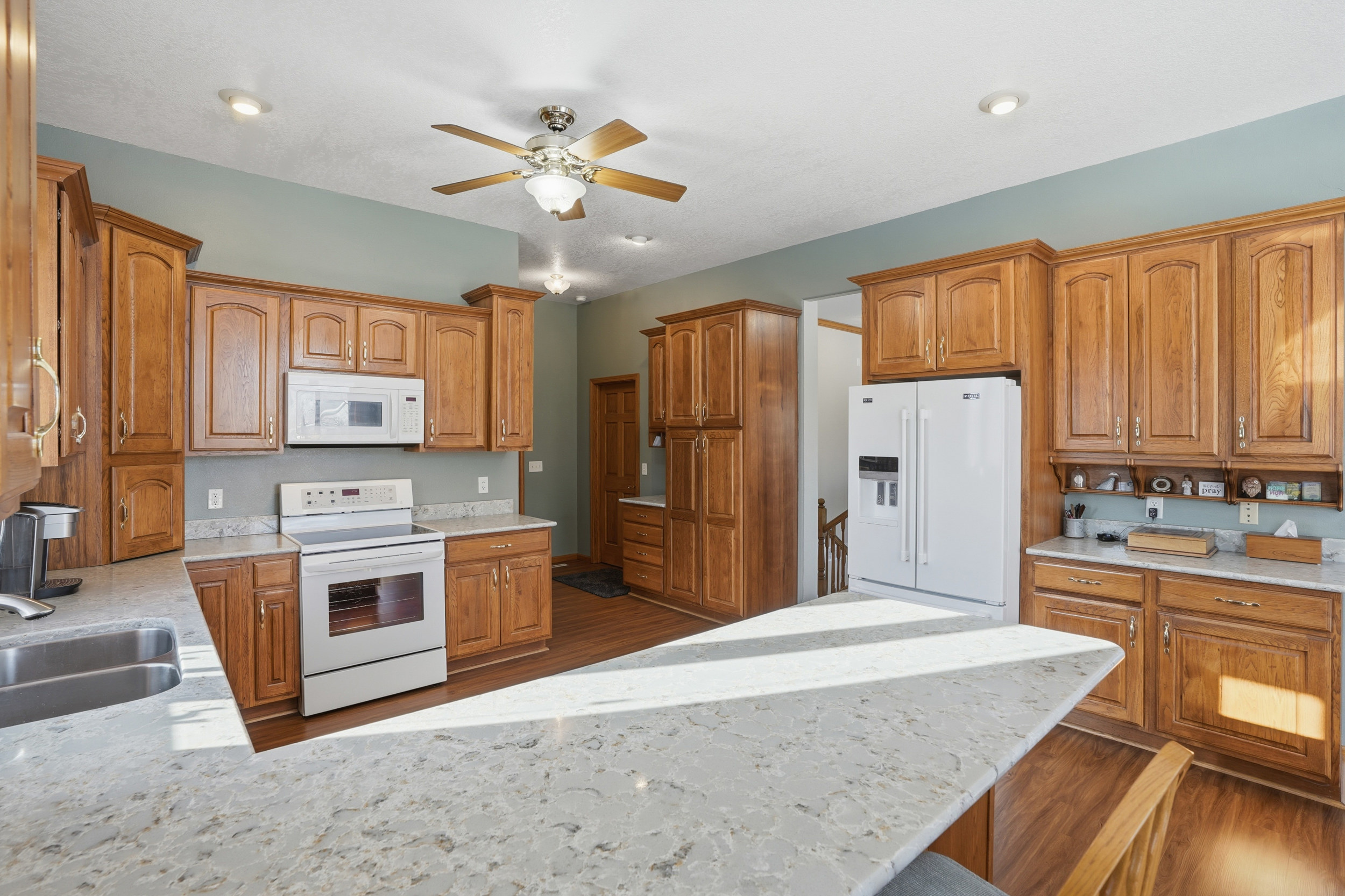 Washington, Iowa, 52353, United States, 5 Bedrooms Bedrooms, ,3 BathroomsBathrooms,Residential,For Sale,2008132