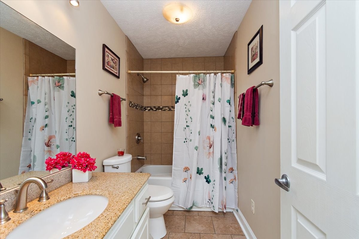 Bell Buckle, Tennessee, 37020, United States, 3 Bedrooms Bedrooms, ,3 BathroomsBathrooms,Residential,For Sale,1898483