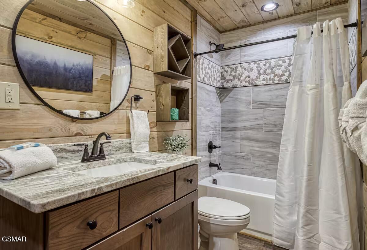 Sevierville, Tennessee, 37862, United States, 5 Bedrooms Bedrooms, ,5 BathroomsBathrooms,Residential,For Sale,2008857