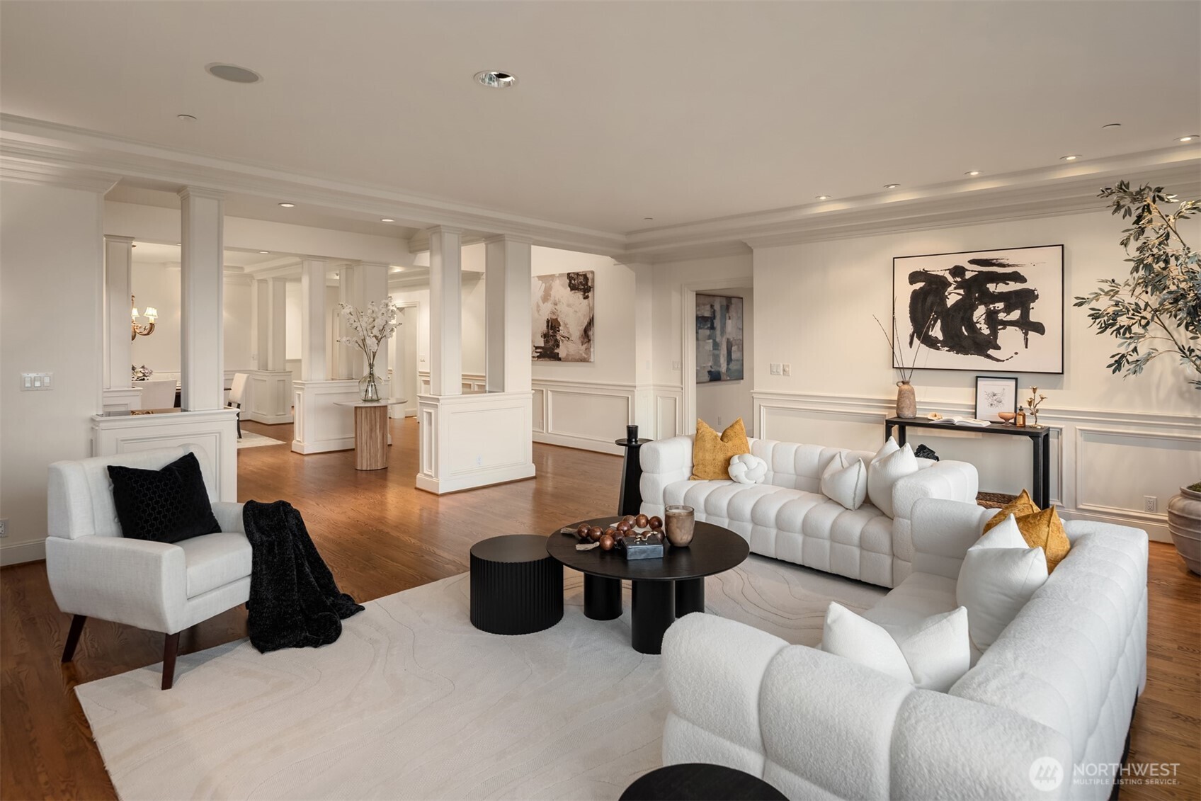 Clyde Hill, Washington, 98004, United States, 4 Bedrooms Bedrooms, ,4 BathroomsBathrooms,Residential,For Sale,1805060