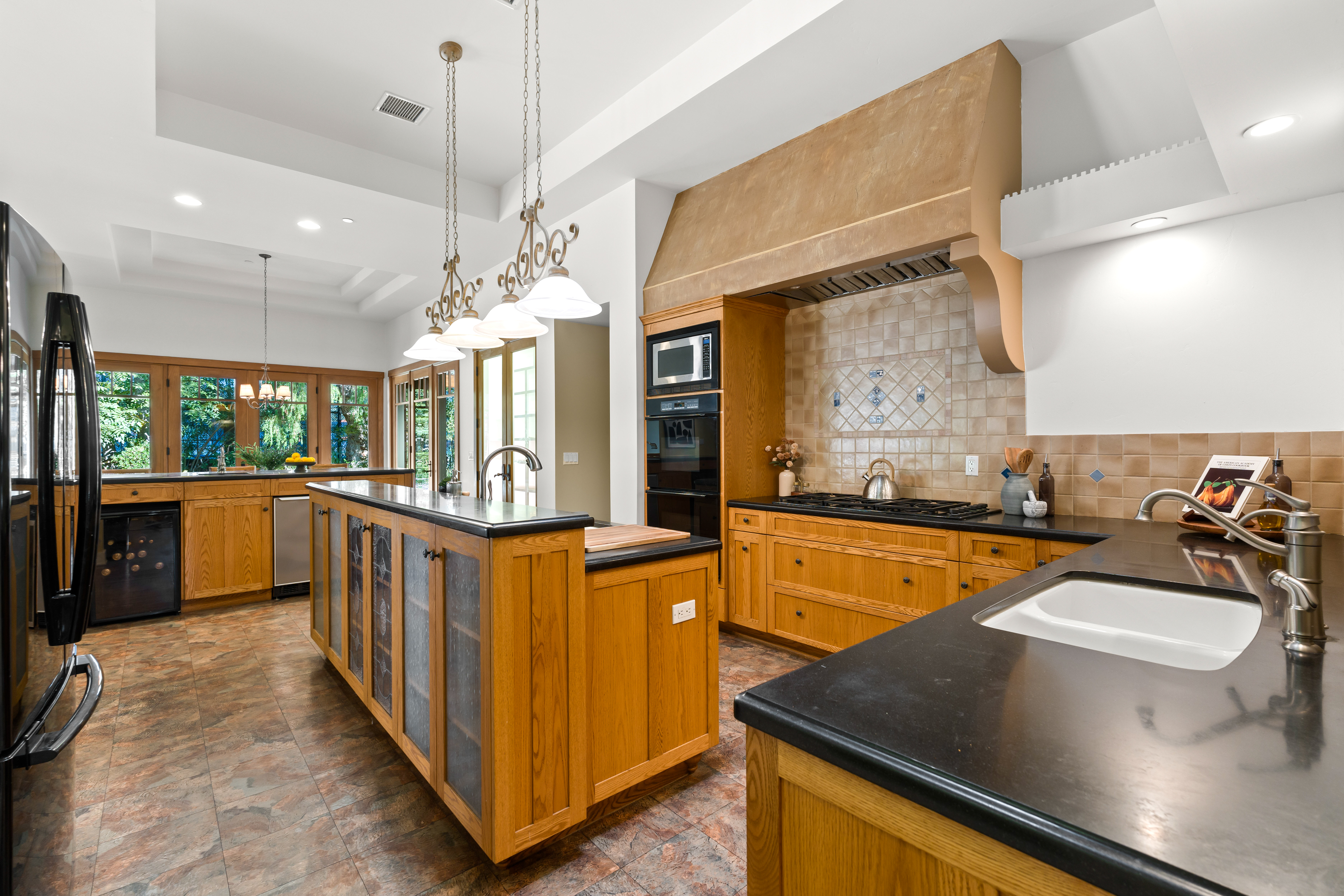  402 South Montgomery Street, Ojai, CA 93023 - 物件實景