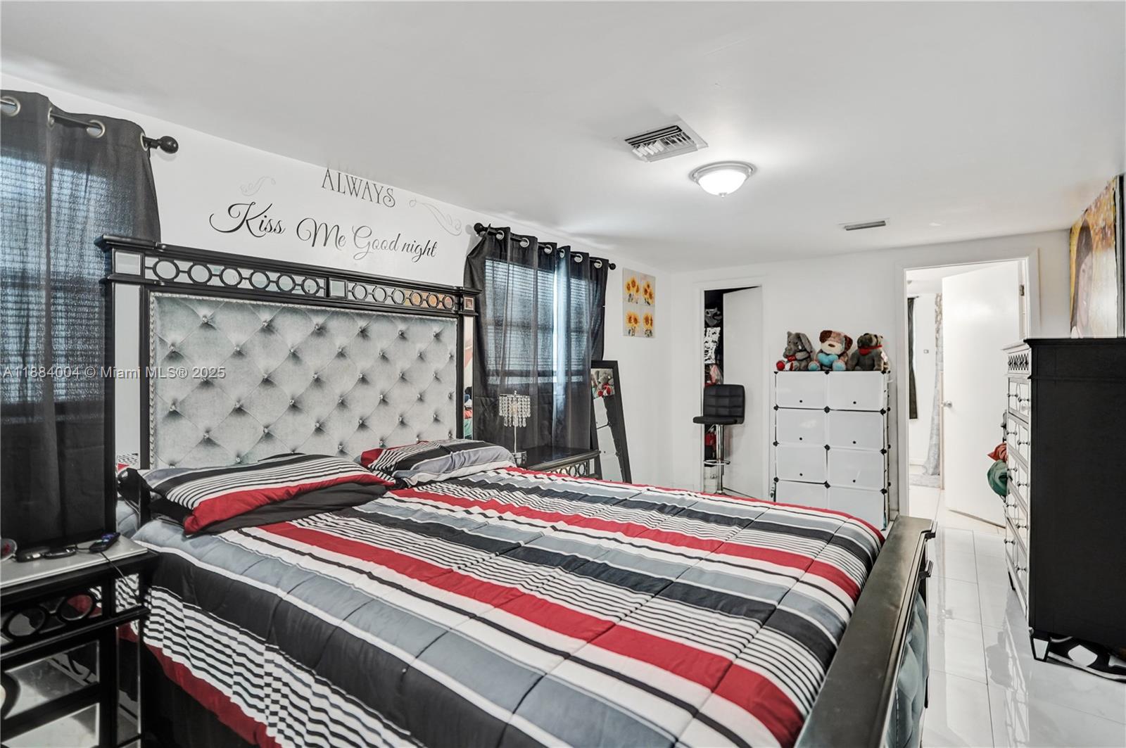 Hollywood, Florida, 33024, United States, 4 Bedrooms Bedrooms, ,3 BathroomsBathrooms,Residential,For Sale,1958932