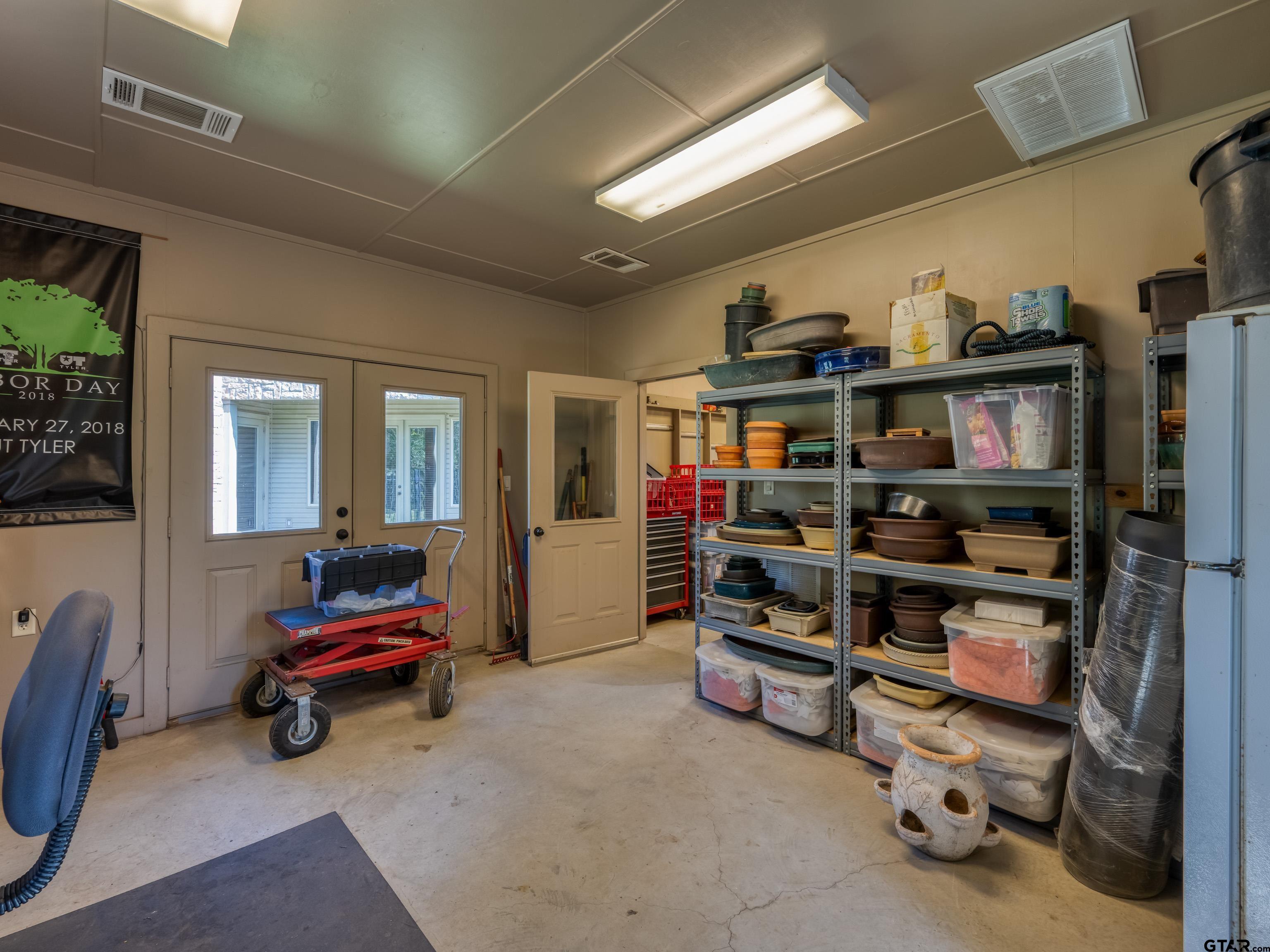 Tyler, Texas, 75703, United States, 4 Bedrooms Bedrooms, ,6 BathroomsBathrooms,Residential,For Sale,1965330