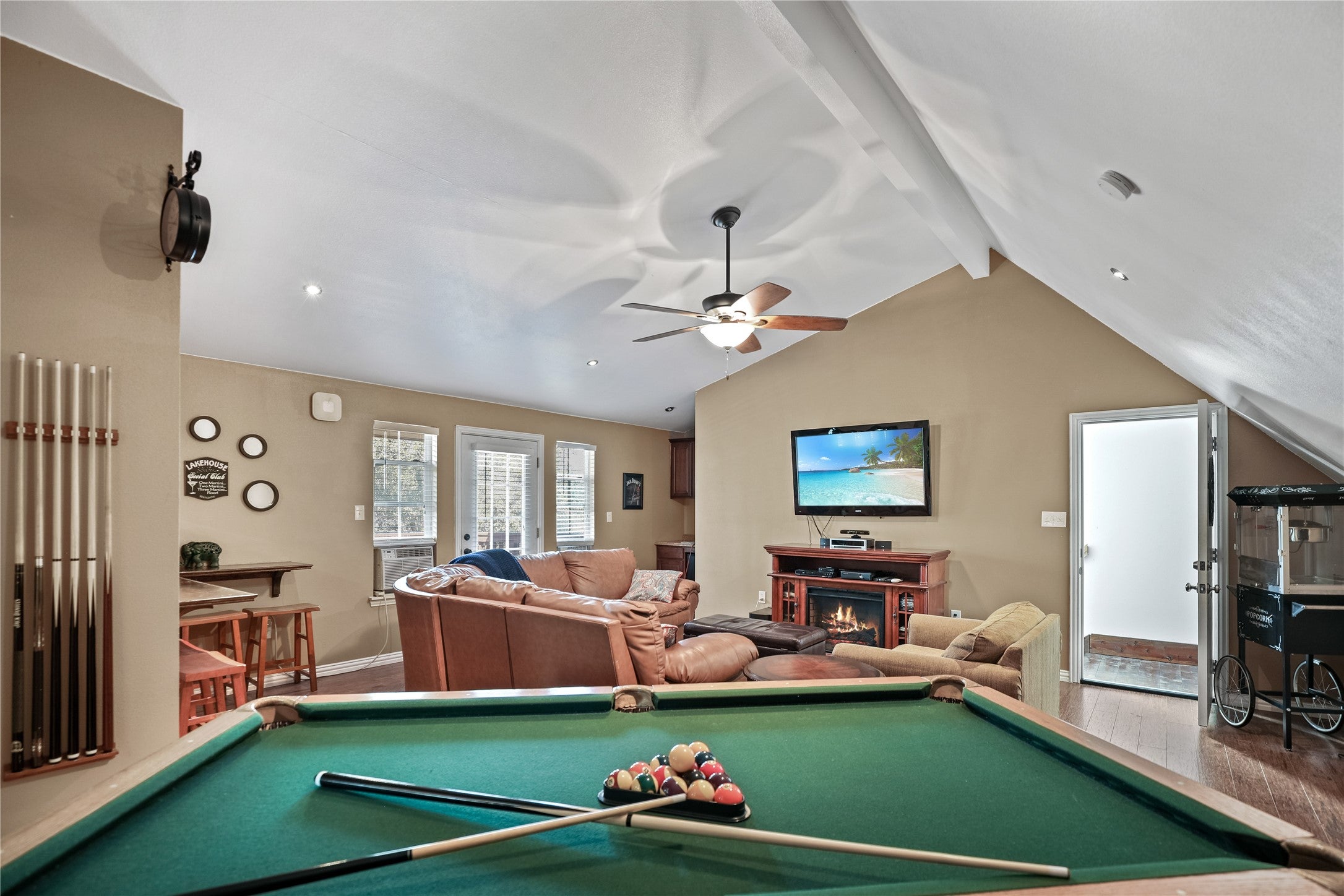 Possum Kingdom Lake, Texas, 76450, United States, 5 Bedrooms Bedrooms, ,3 BathroomsBathrooms,Residential,For Sale,2049060