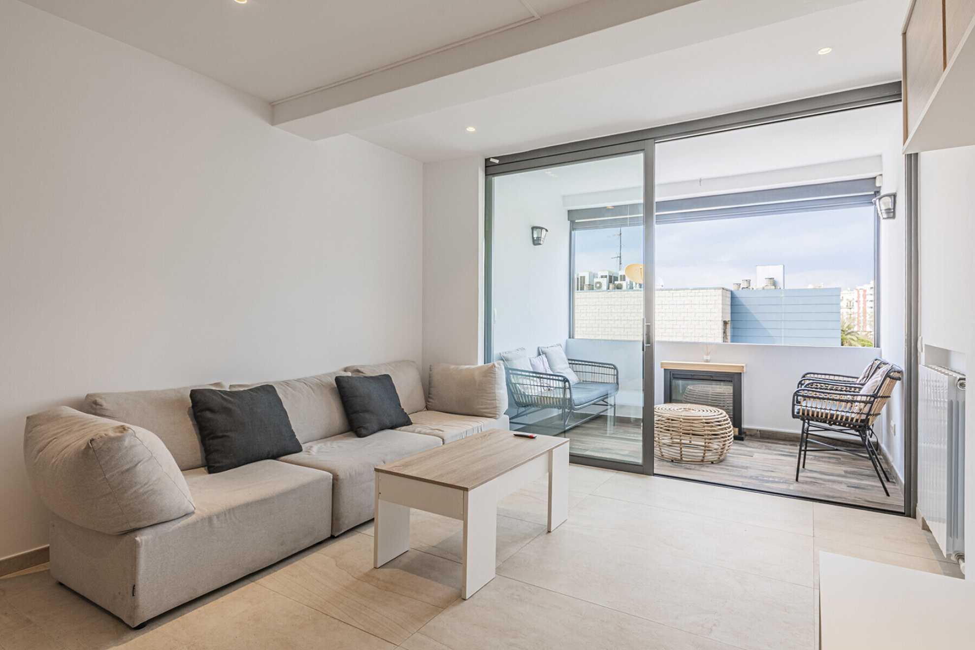  Modern apartment in front of the beach - 物件實景