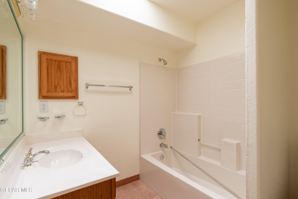 El Paso, Texas, 79934, United States, 4 Bedrooms Bedrooms, ,4 BathroomsBathrooms,Residential,For Sale,1978483