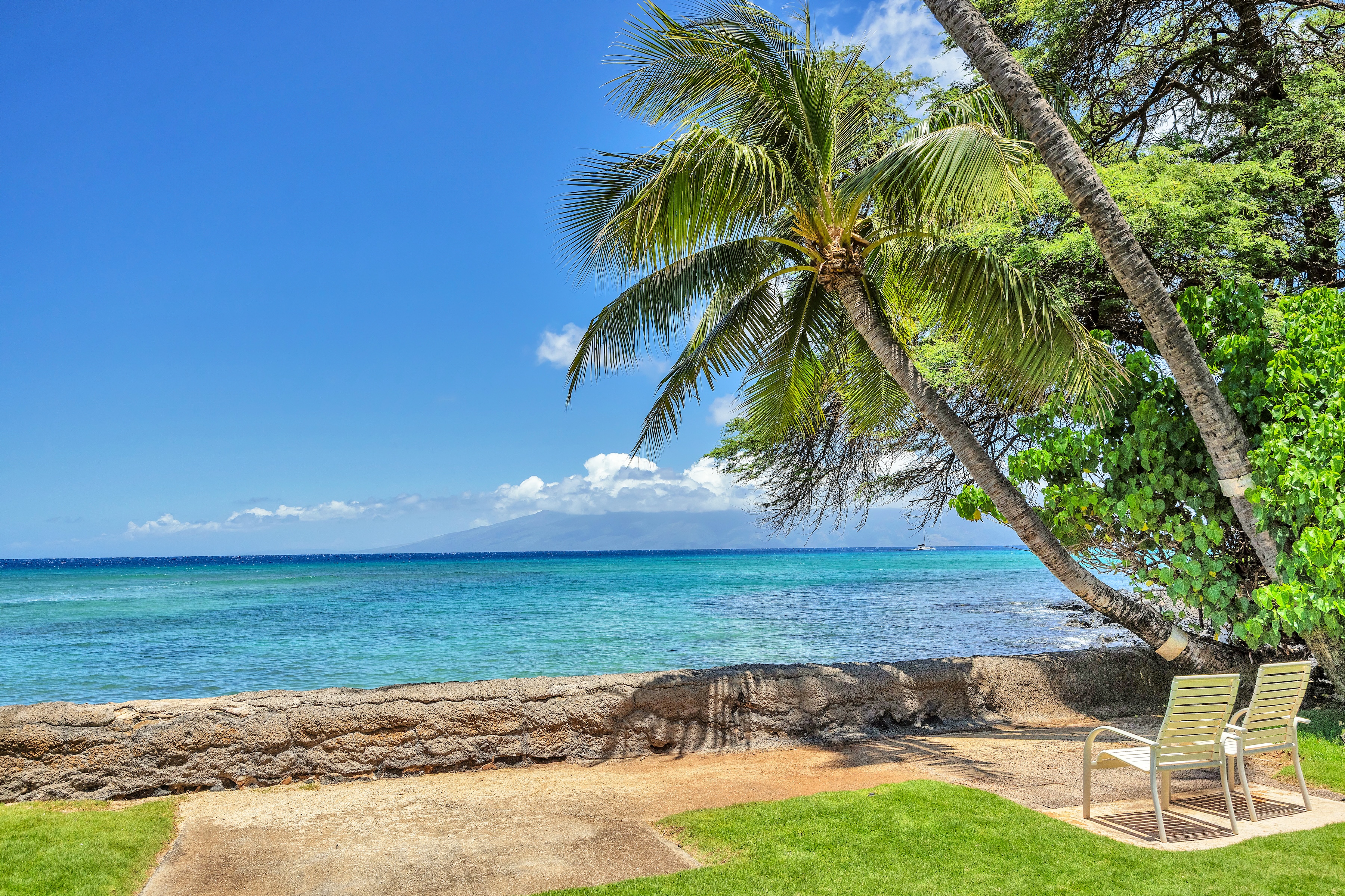  Direct oceanfront, beautiful remodeled 2 bedroom, lanai dining, furnished - 物件實景