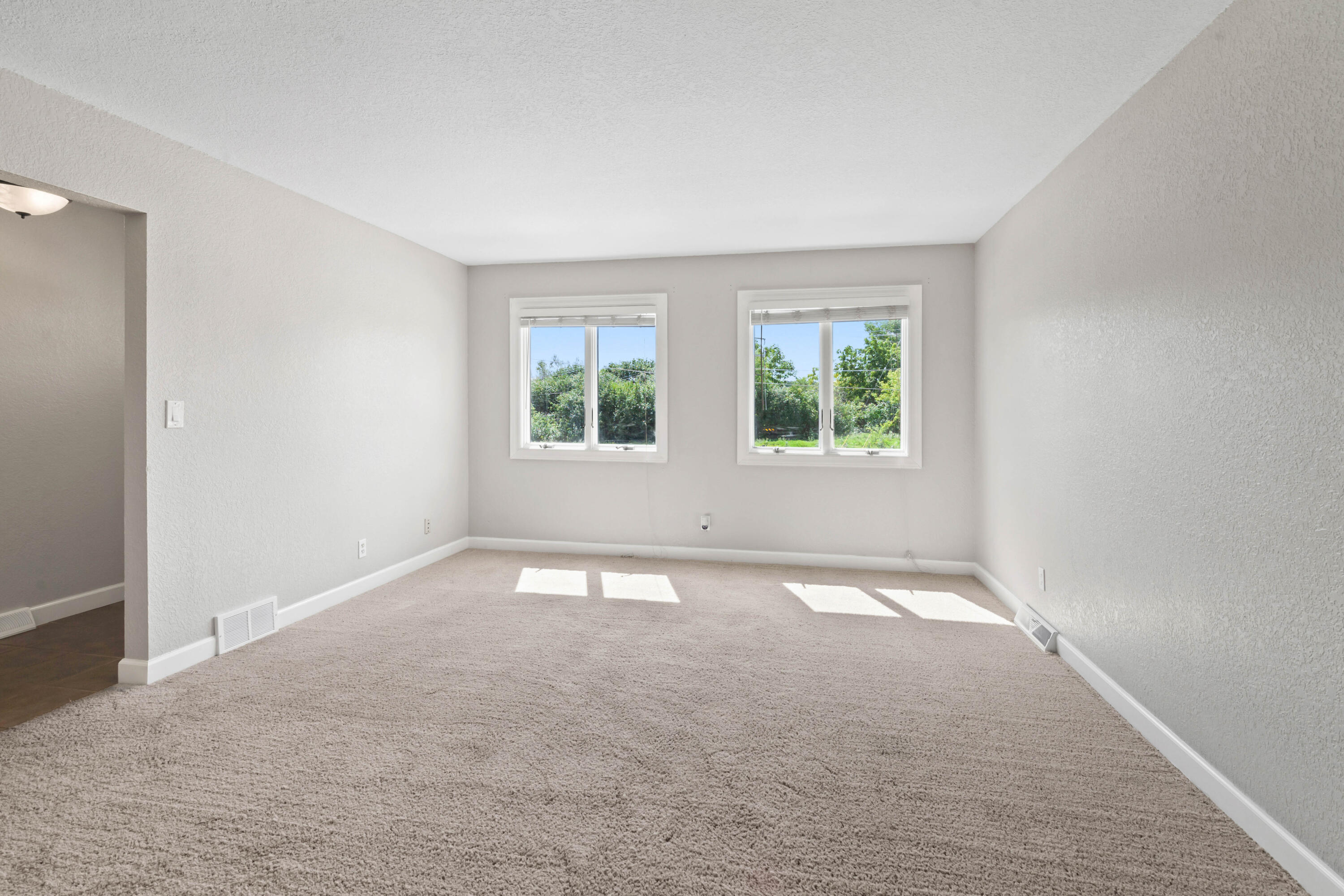 Delafield, Wisconsin, 53072, United States, 3 Bedrooms Bedrooms, ,2 BathroomsBathrooms,Residential,For Sale,1927266