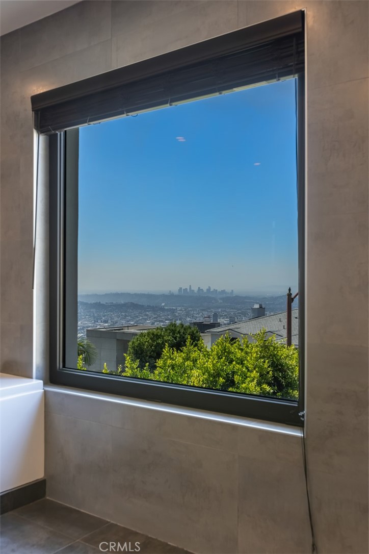 Glendale, California, 91207, United States, 4 Bedrooms Bedrooms, ,5 BathroomsBathrooms,Residential,For Sale,1934698