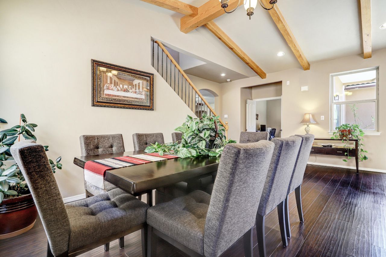 Rio Rancho, New Mexico, 87124, United States, 4 Bedrooms Bedrooms, ,3 BathroomsBathrooms,Residential,For Sale,1956048