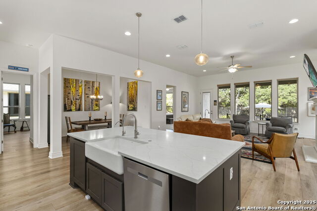 Boerne, Texas, 78006, United States, 4 Bedrooms Bedrooms, ,3 BathroomsBathrooms,Residential,For Sale,1848970