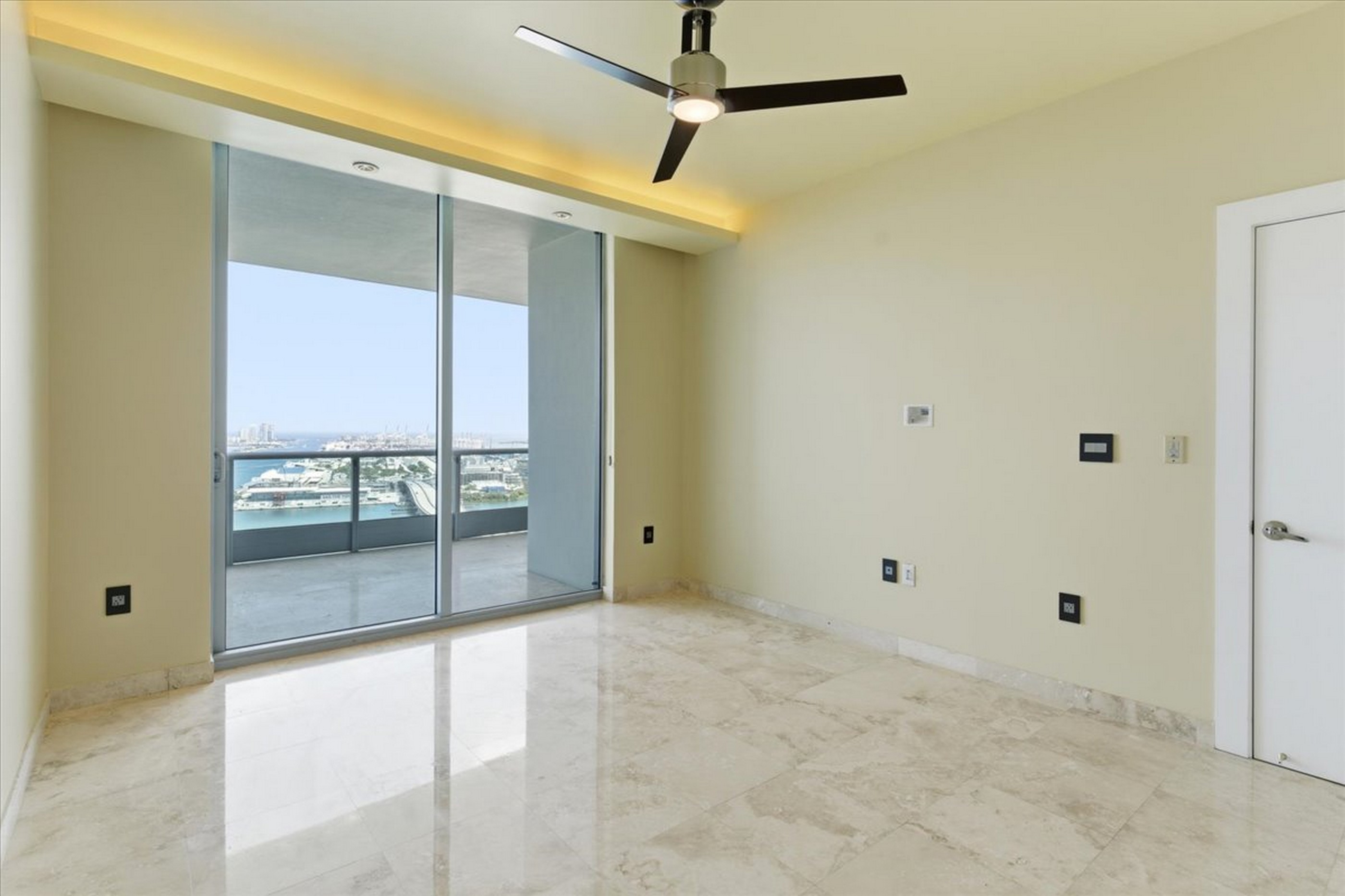  900 Biscayne Blvd, Miami, FL, 33132 - 物件實景
