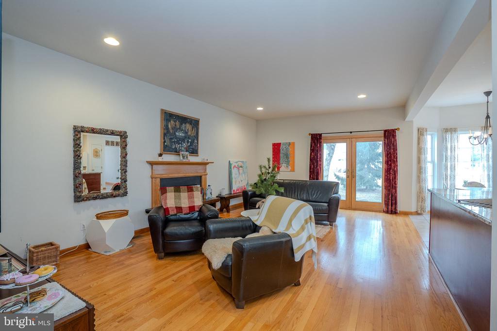 Plainsboro, New Jersey, 08536, United States, 4 Bedrooms Bedrooms, ,6 BathroomsBathrooms,Residential,For Sale,2008858