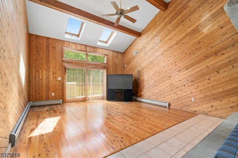 Blairstown Twp., New Jersey, 07832, United States, 3 Bedrooms Bedrooms, ,2 BathroomsBathrooms,Residential,For Sale,1898637