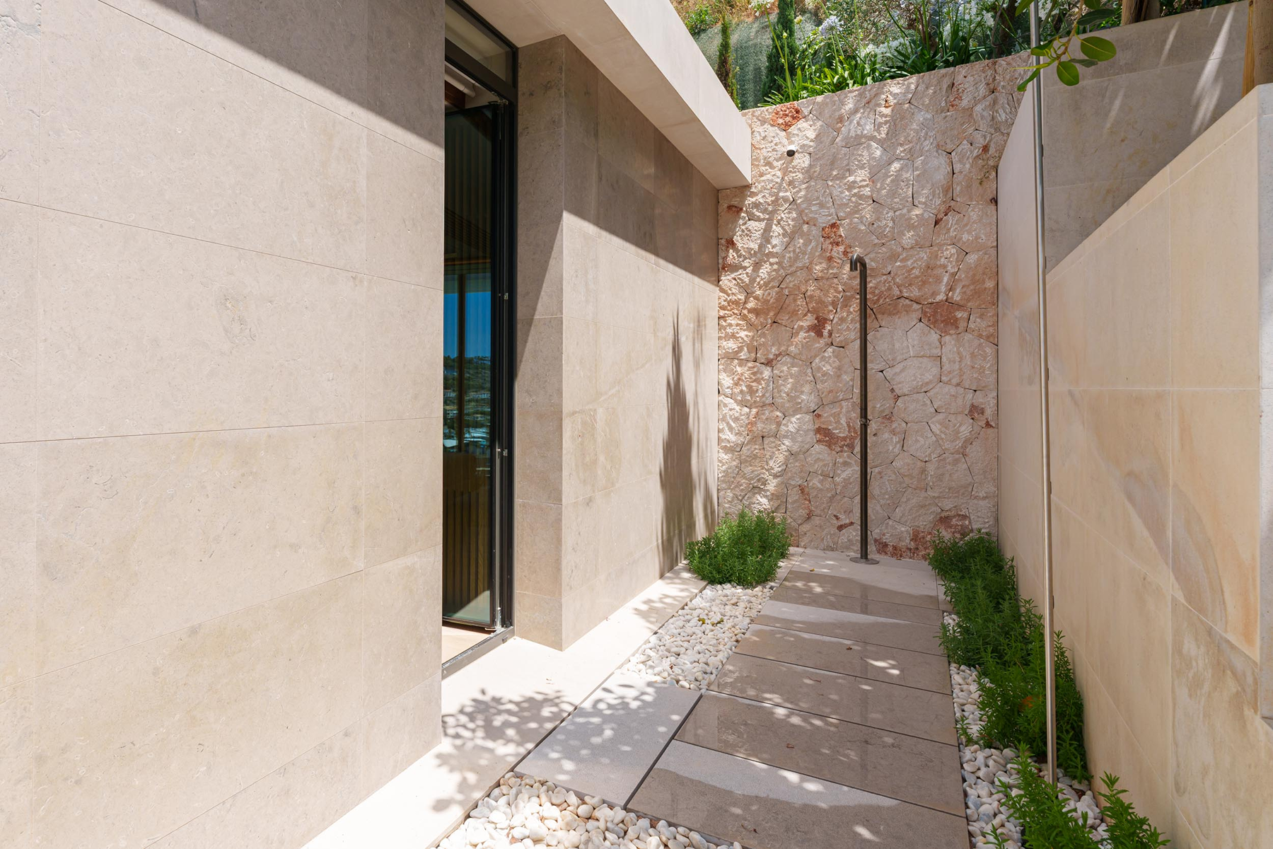  Newly built villa with sea views in Port d