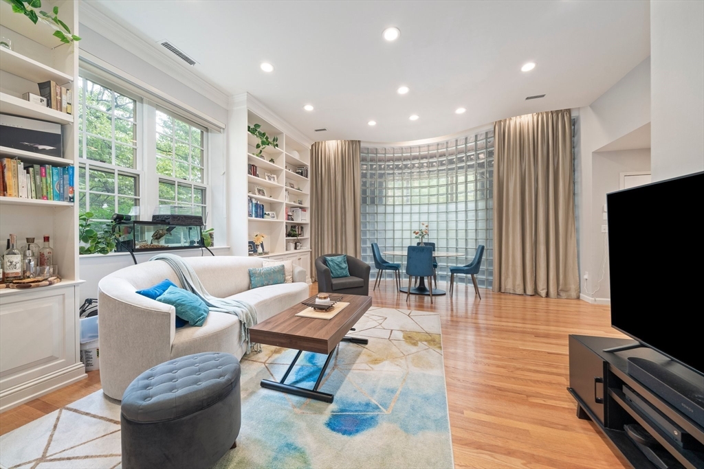 Brookline, Massachusetts, 02445, United States, 3 Bedrooms Bedrooms, ,2 BathroomsBathrooms,Residential,For Sale,1891424