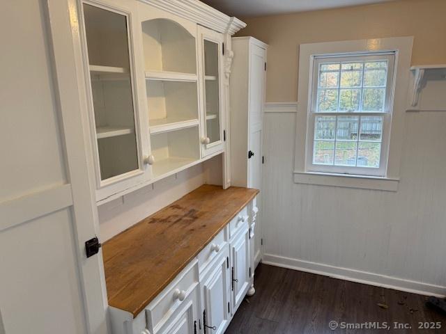 Wilton, Connecticut, 06897, United States, 4 Bedrooms Bedrooms, ,3 BathroomsBathrooms,Residential,For Sale,1988837