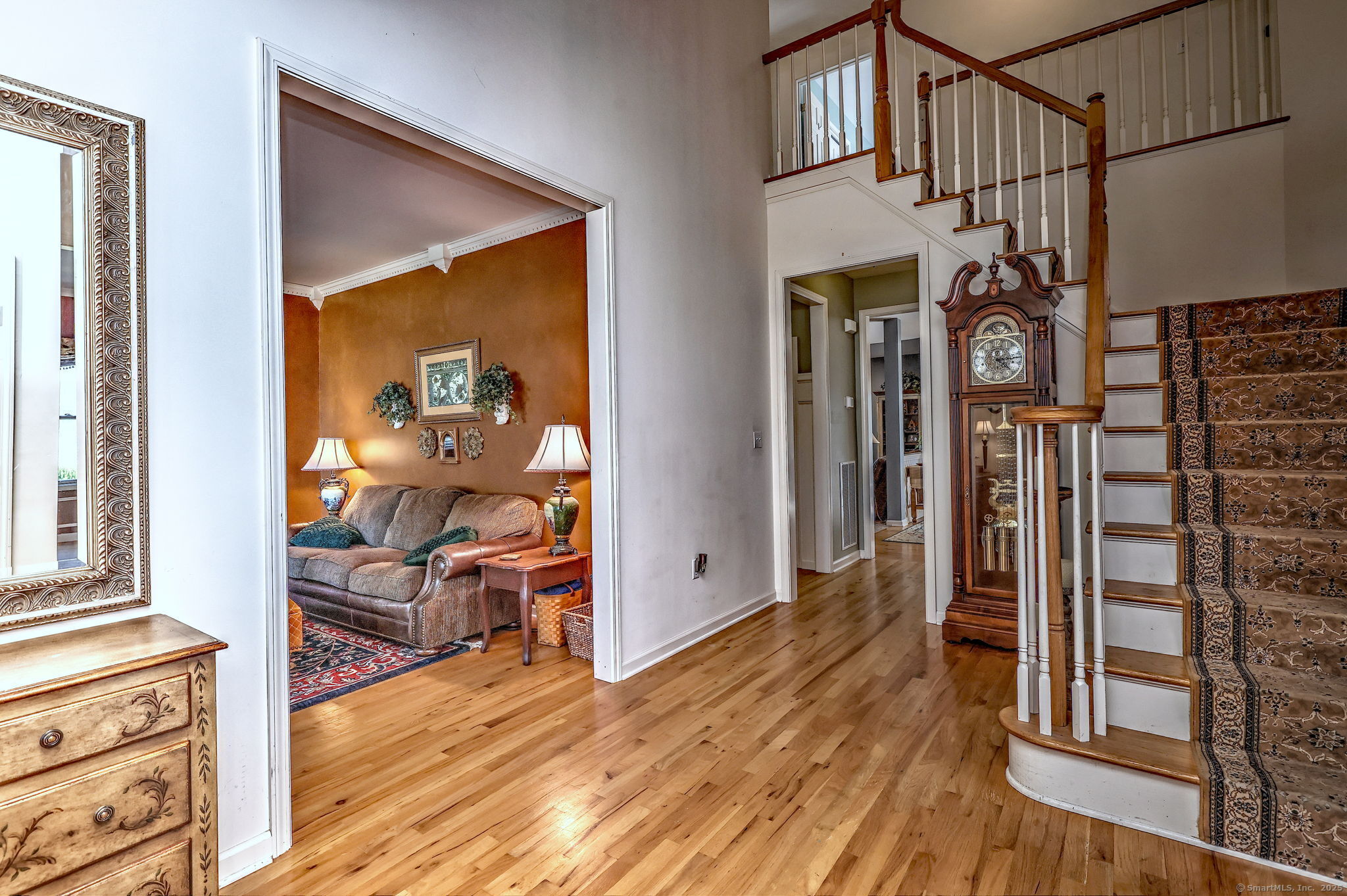 Milford, Connecticut, 06461, United States, 4 Bedrooms Bedrooms, ,3 BathroomsBathrooms,Residential,For Sale,1926096