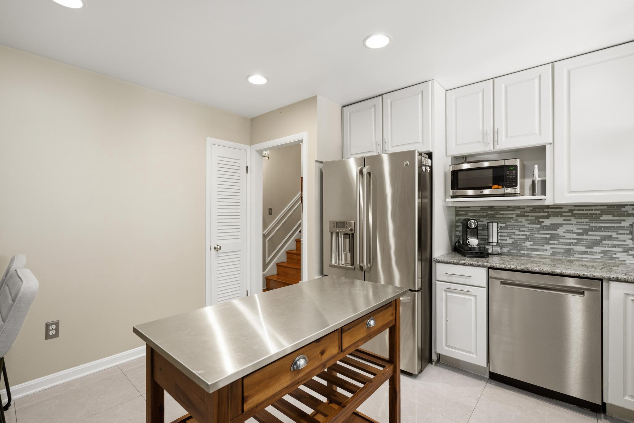  8611 Cyrus Place, Alexandria, VA, 22308 - 物件實景