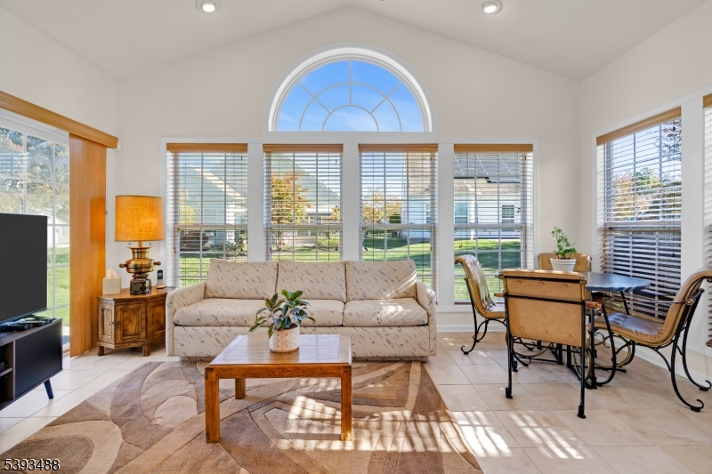 Franklin Twp., New Jersey, 08873, United States, 2 Bedrooms Bedrooms, ,2 BathroomsBathrooms,Residential,For Sale,2002075