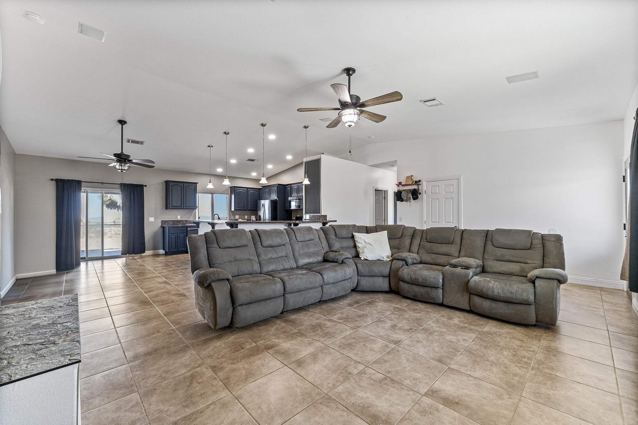 Pinon Hills, California, 92371, United States, 3 Bedrooms Bedrooms, ,2 BathroomsBathrooms,Residential,For Sale,1986100