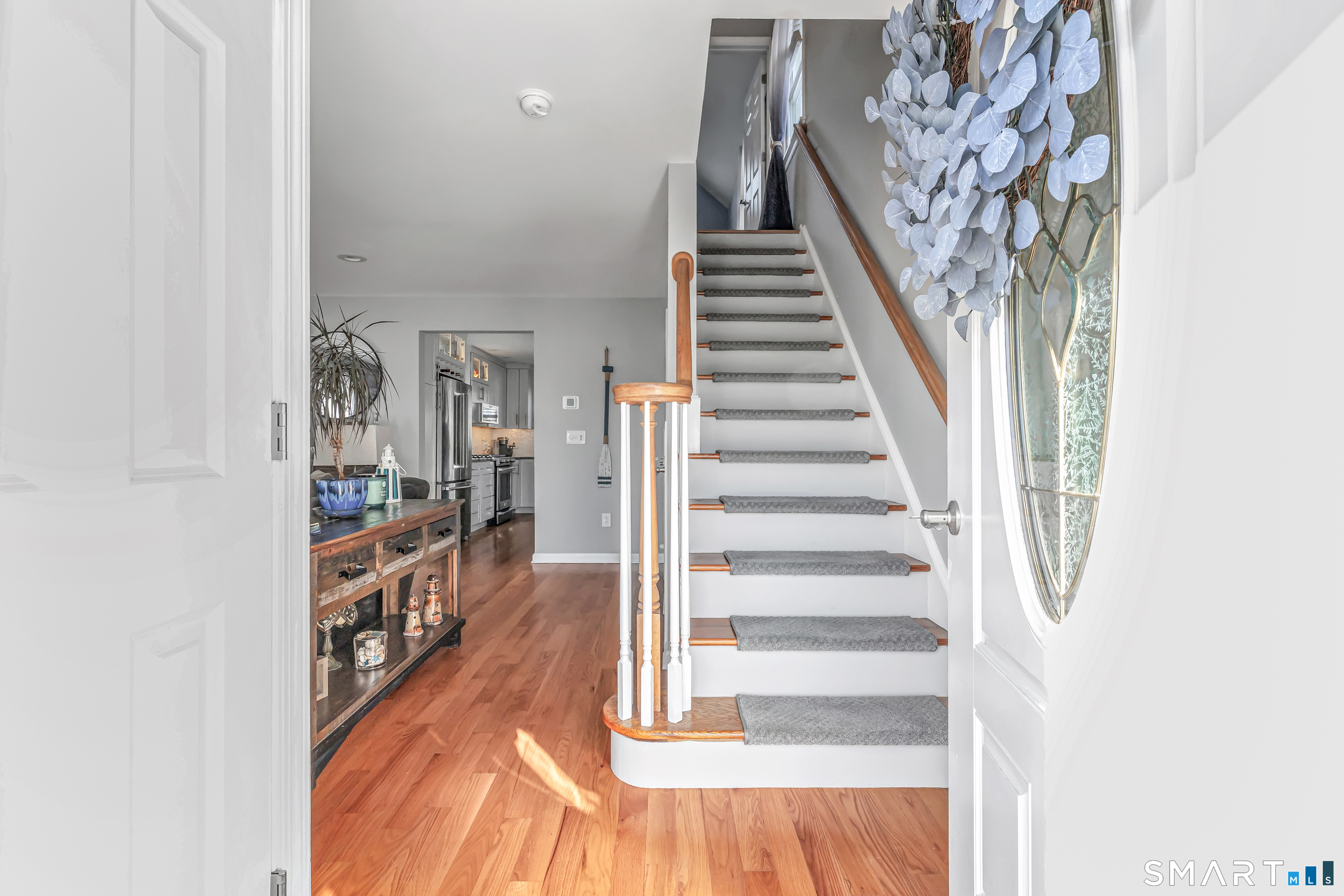 Milford, Connecticut, 06460, United States, 4 Bedrooms Bedrooms, ,2 BathroomsBathrooms,Residential,For Sale,2048246