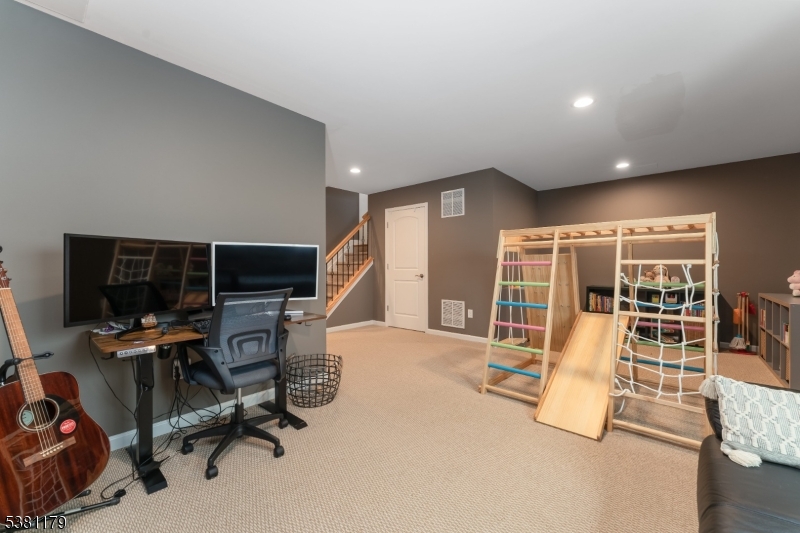 Hackettstown, New Jersey, 07840, United States, 3 Bedrooms Bedrooms, ,3 BathroomsBathrooms,Residential,For Sale,1977802