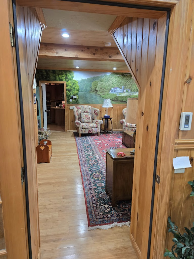 Lansing, North Carolina, 28643, United States, 2 Bedrooms Bedrooms, ,4 BathroomsBathrooms,Residential,For Sale,1914214