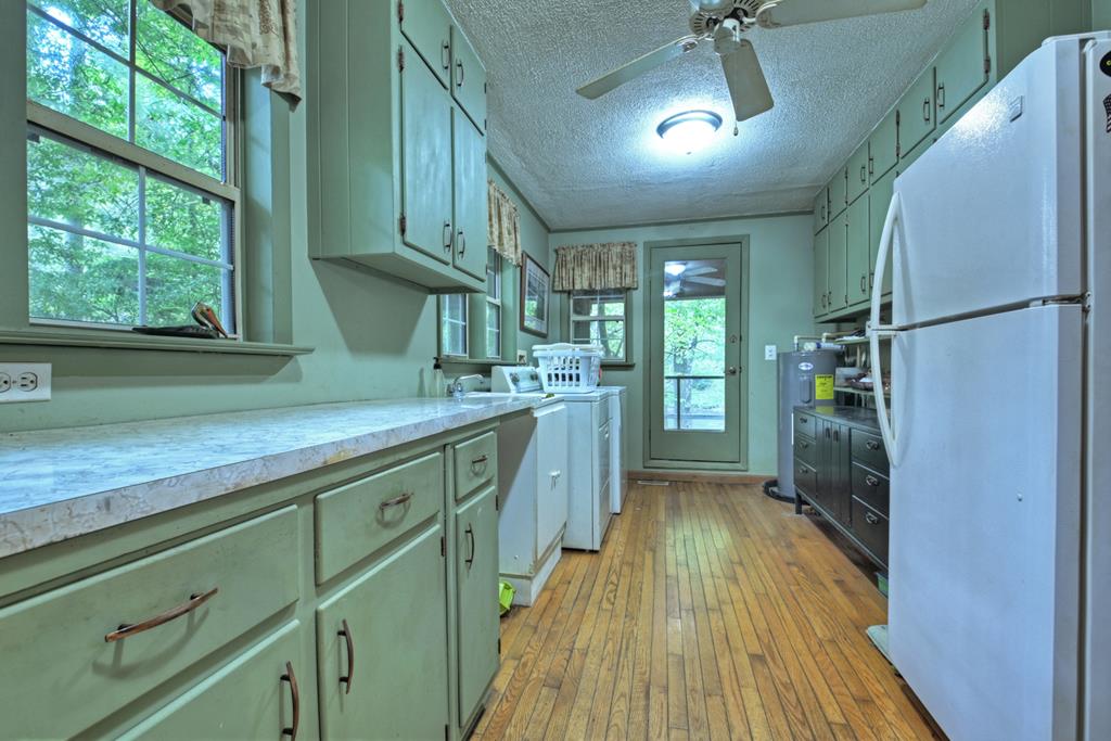 Blue Ridge, Georgia, 30513, United States, 4 Bedrooms Bedrooms, ,4 BathroomsBathrooms,Residential,For Sale,1859104