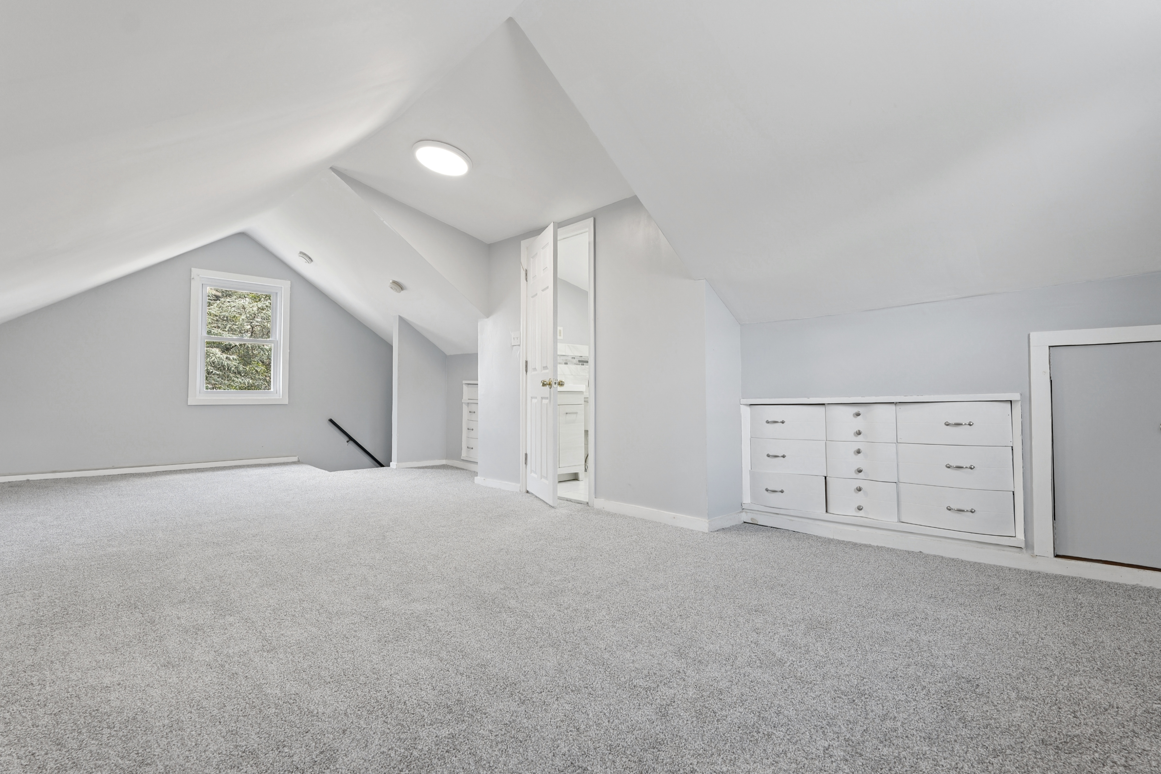 Maplewood, New Jersey, 07040, United States, 4 Bedrooms Bedrooms, ,5 BathroomsBathrooms,Residential,For Sale,1976450