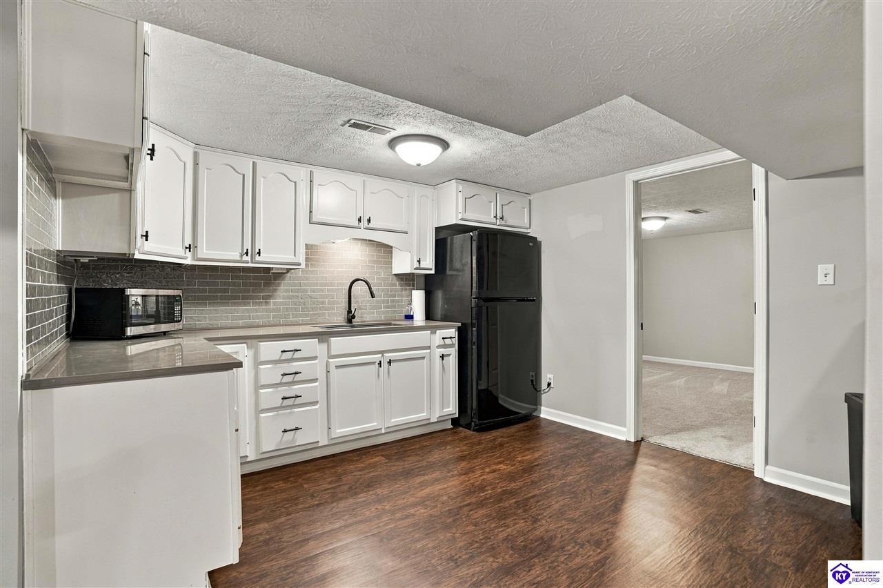 Deepwood Dr, Elizabethtown, KY 42701