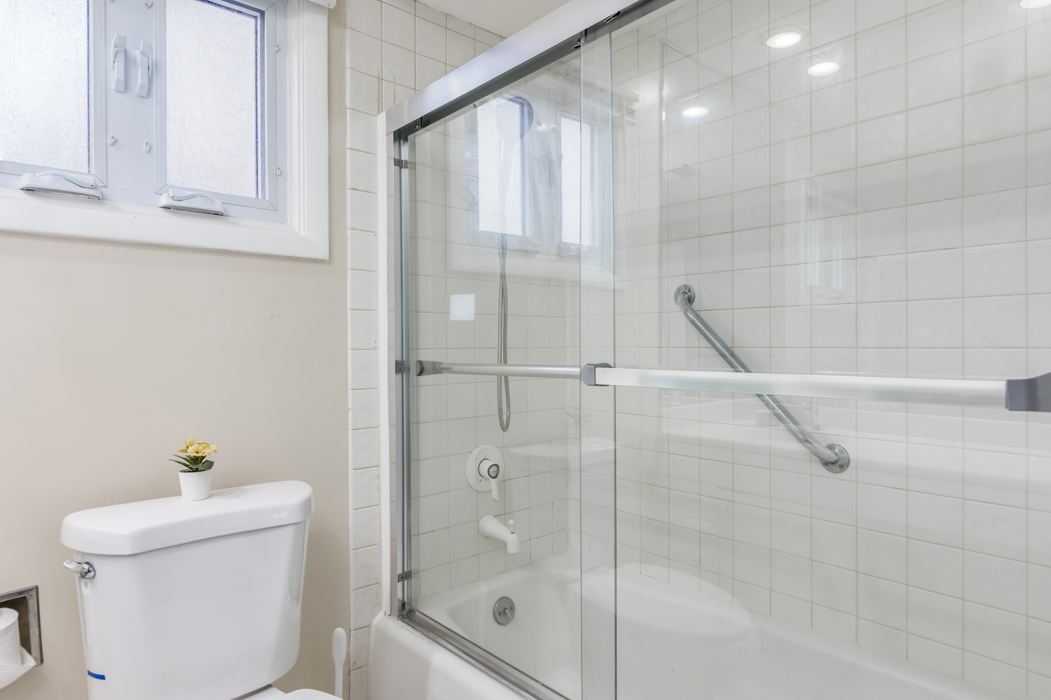 Morton Grove, Illinois, 60053, United States, 5 Bedrooms Bedrooms, ,3 BathroomsBathrooms,Residential,For Sale,1928760