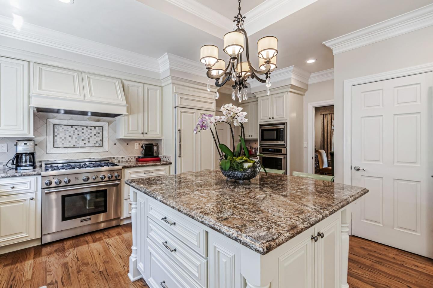 Saratoga, California, 95070, United States, 5 Bedrooms Bedrooms, ,6 BathroomsBathrooms,Residential,For Sale,1891032
