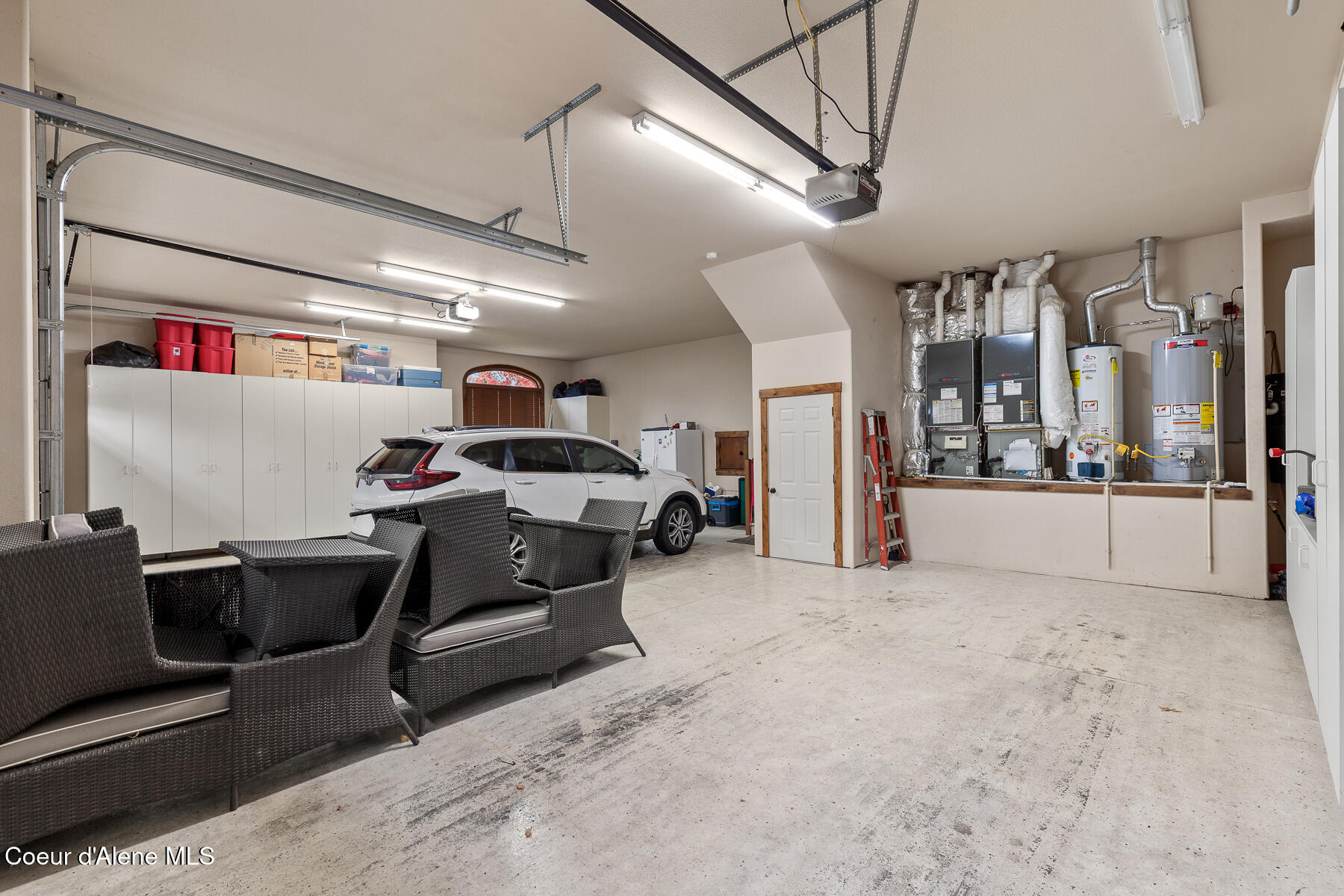 Hayden, Idaho, 83835, United States, 5 Bedrooms Bedrooms, ,4 BathroomsBathrooms,Residential,For Sale,1989952