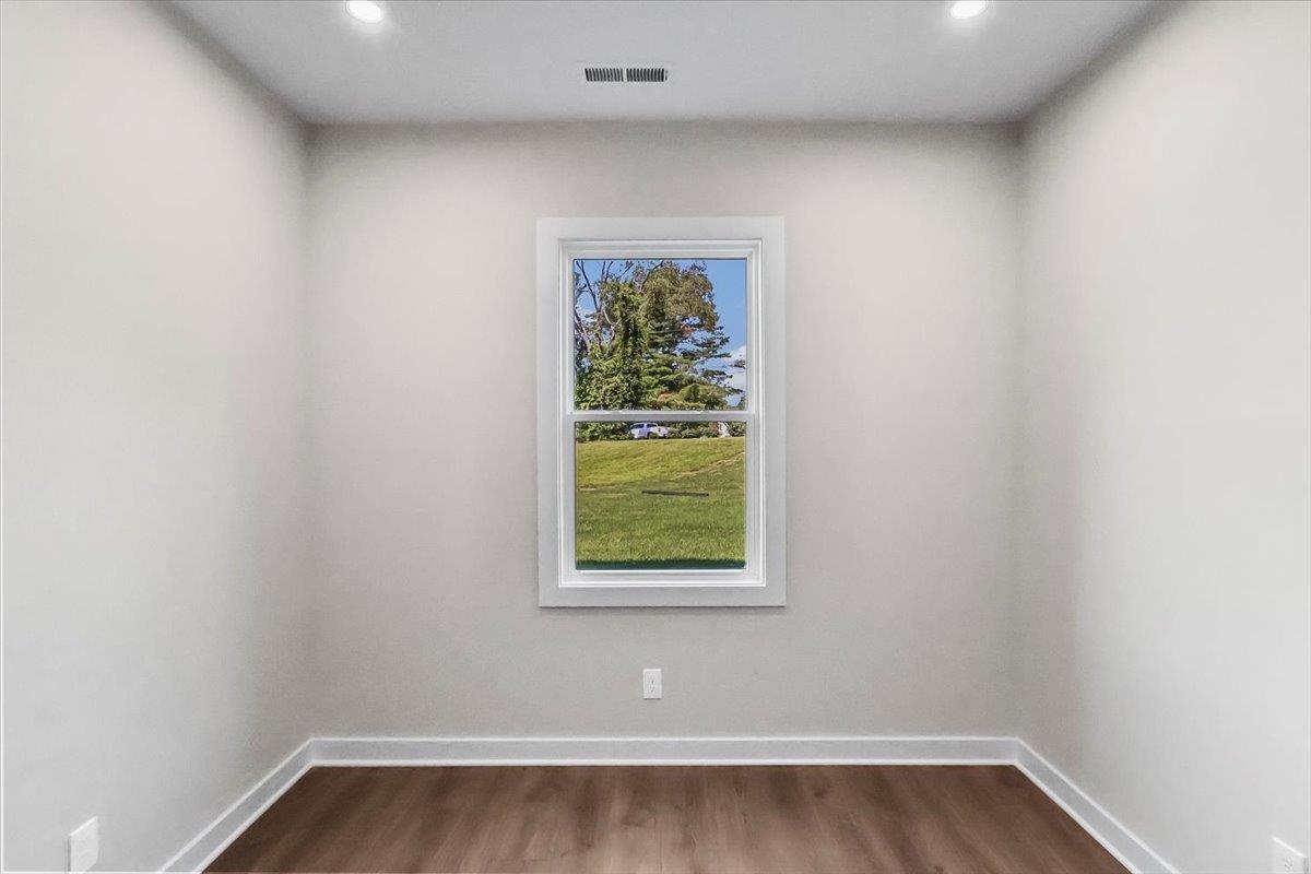 Bowling Green, Kentucky, 42104, United States, 4 Bedrooms Bedrooms, ,3 BathroomsBathrooms,Residential,For Sale,1897325