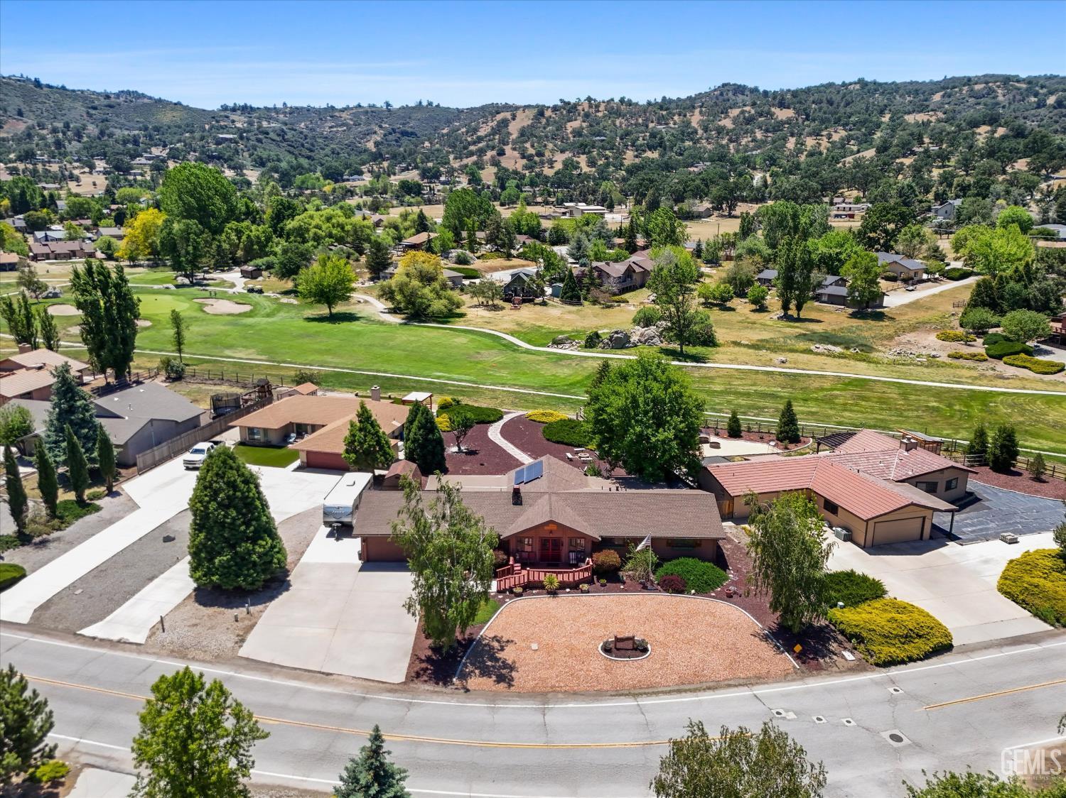 Tehachapi, California, 93561, United States, 3 Bedrooms Bedrooms, ,2 BathroomsBathrooms,Residential,For Sale,2049487
