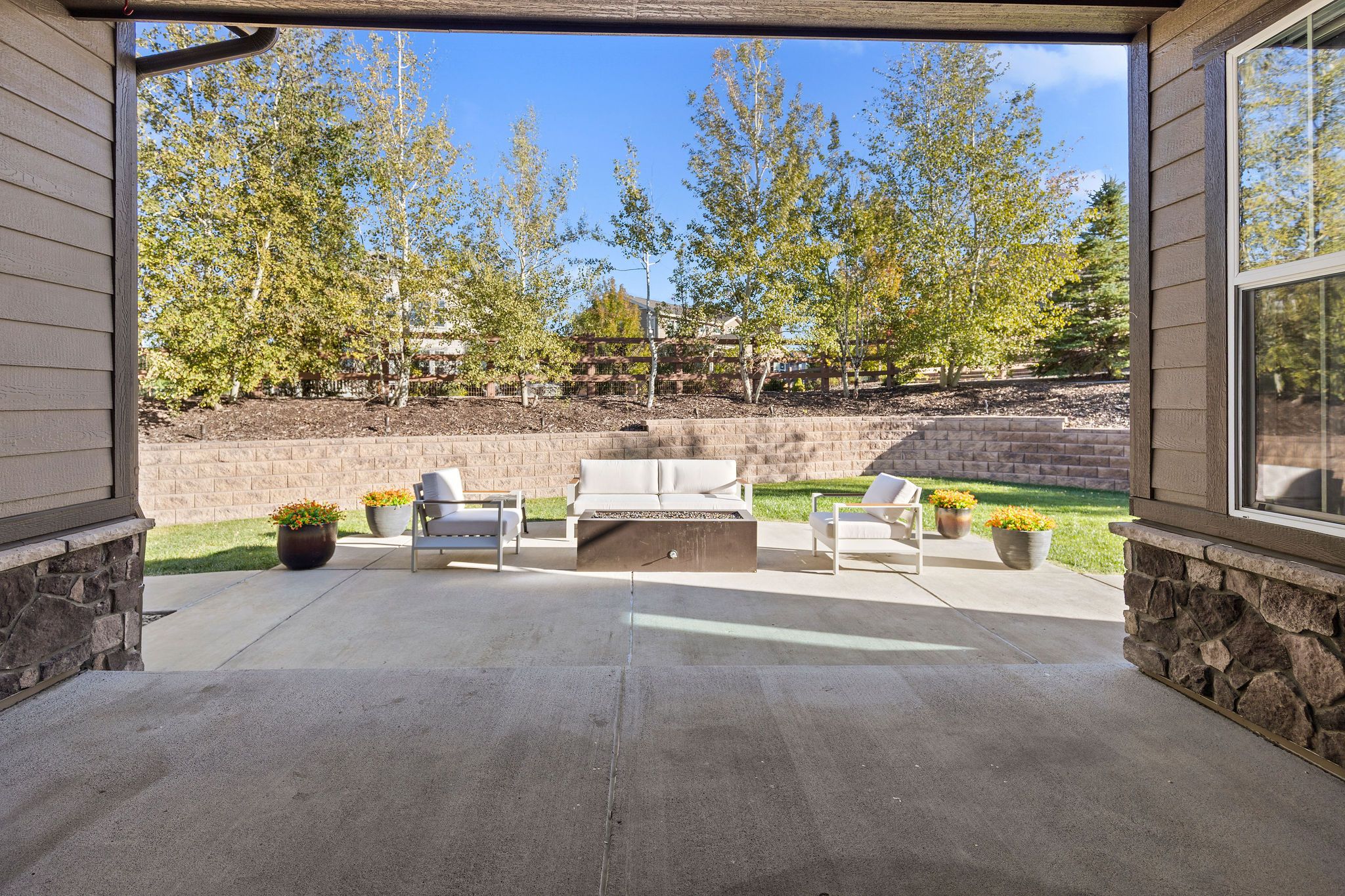  Luxury and comfort come together in this expansive ranch-style home - 物件實景