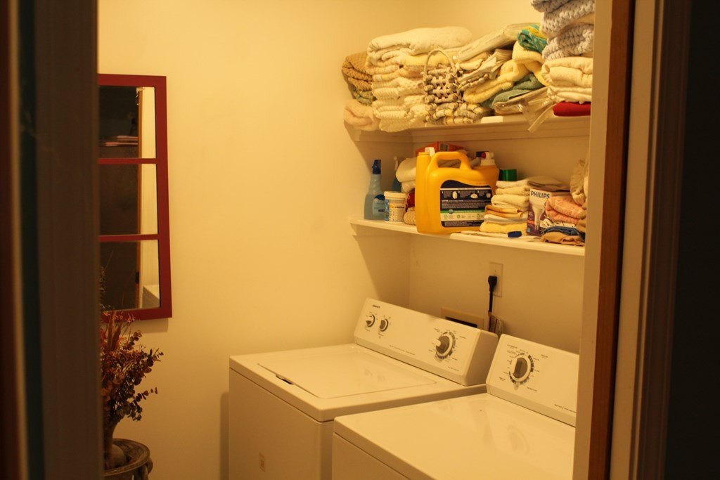 Murphy, North Carolina, 28906, United States, 2 Bedrooms Bedrooms, ,4 BathroomsBathrooms,Residential,For Sale,1915362
