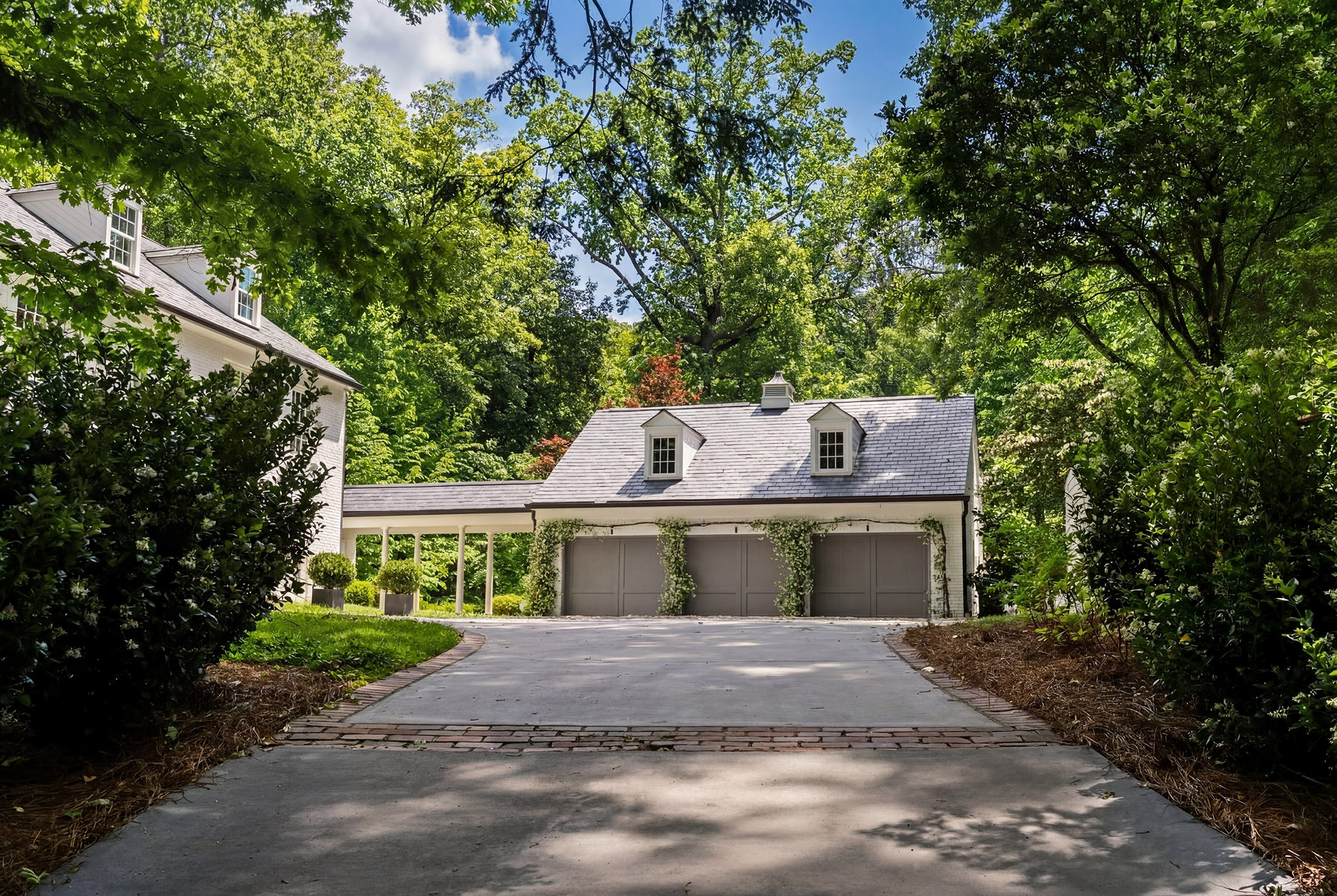  Timeless Architecture and Modern Livability Converge in Tuxedo Park Home - 物件實景