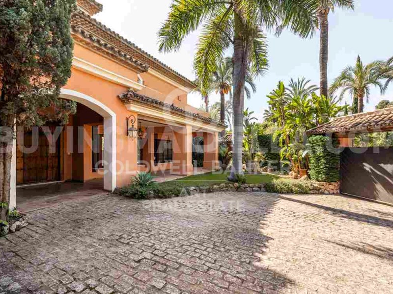 Marbella, Andalusia, ES, 5 Bedrooms Bedrooms, ,4 BathroomsBathrooms,Residential,For Sale,1804949