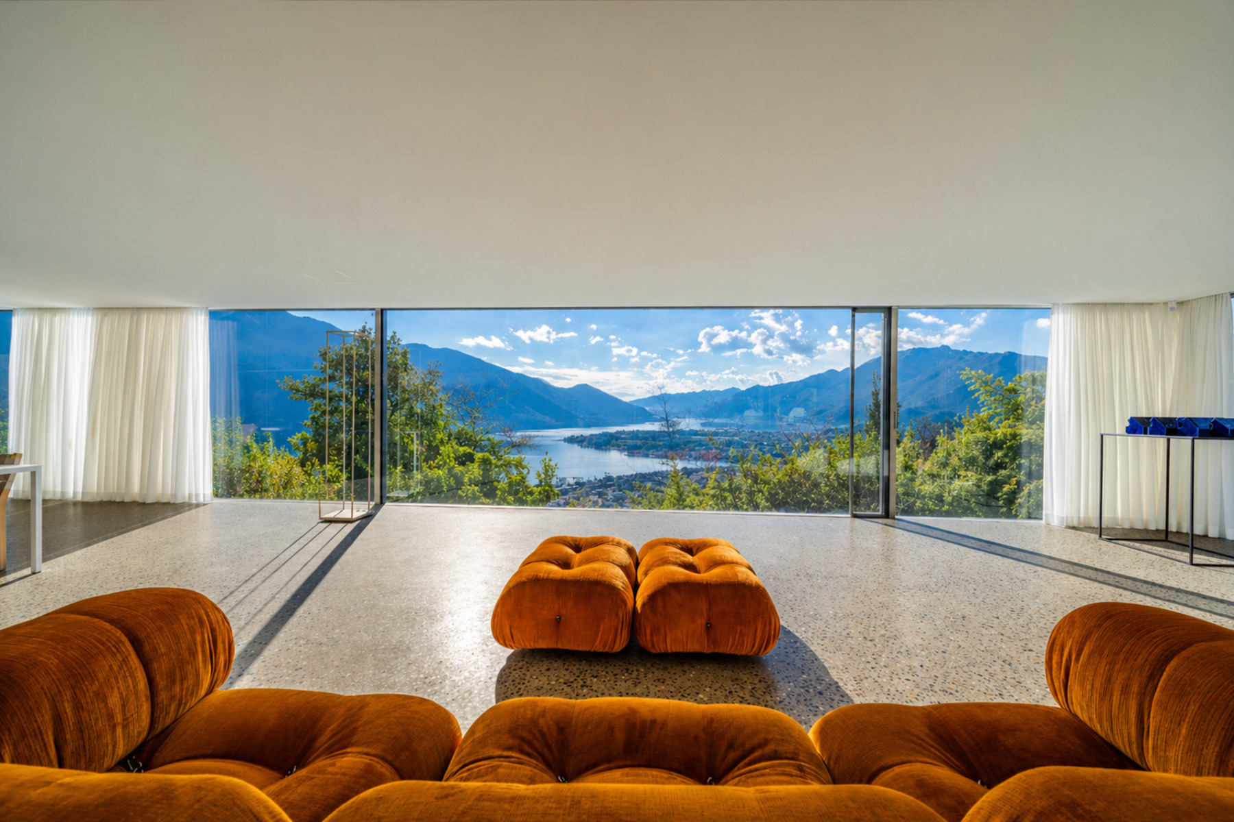  Iconic design villa with lake views - 物件實景