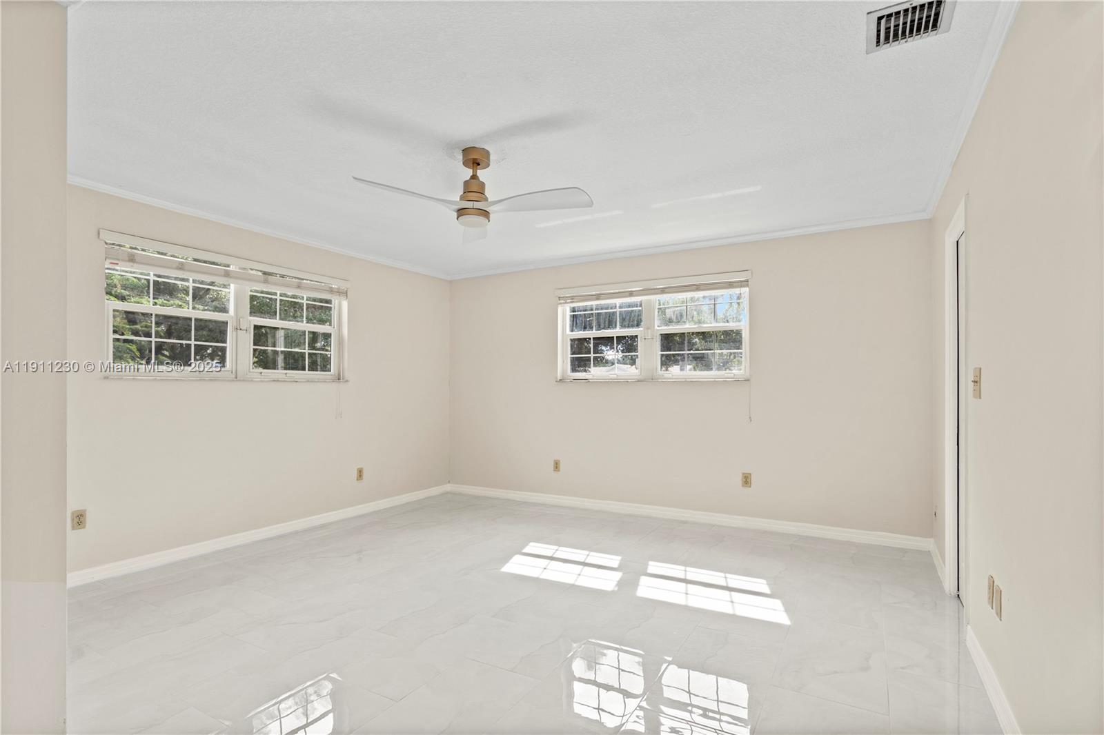 Davie, Florida, 33325, United States, 4 Bedrooms Bedrooms, ,3 BathroomsBathrooms,Residential,For Sale,1990882