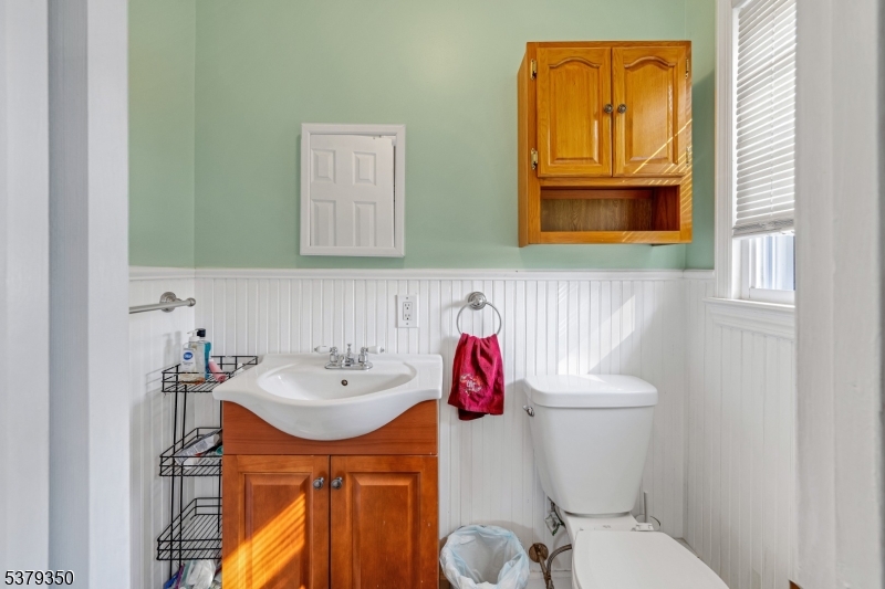 Mount Olive Twp., New Jersey, 07840, United States, 5 Bedrooms Bedrooms, ,4 BathroomsBathrooms,Residential,For Sale,2002933