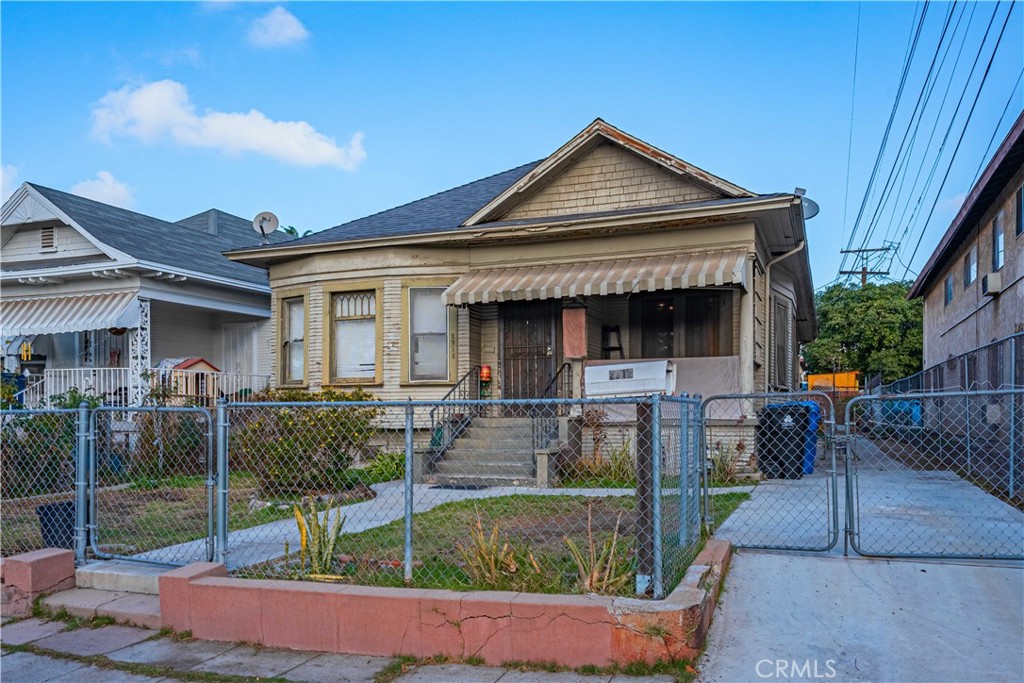 Los Angeles, California, 90031, United States, 4 Bedrooms Bedrooms, ,2 BathroomsBathrooms,Residential,For Sale,1794172