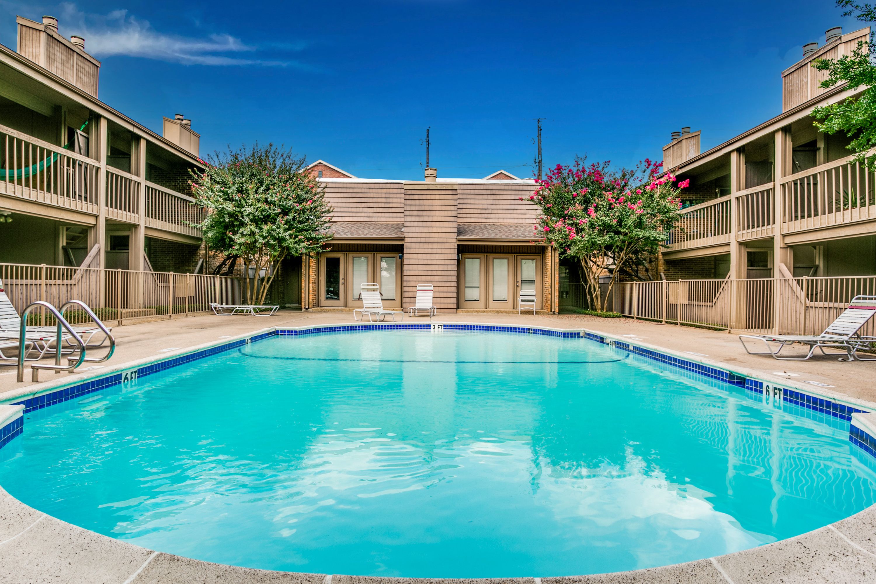  Fully Renovated. Pool Views. City Energy. - 物件實景