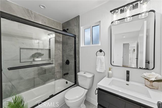 Los Angeles, California, 90044, United States, ,Residential,For Sale,1997733