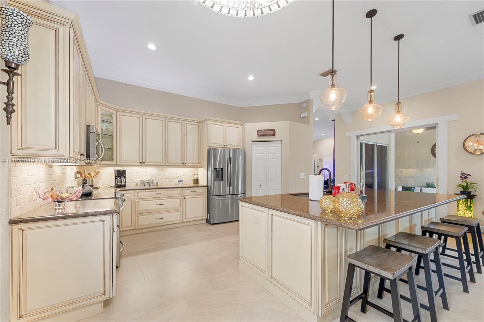 Weston, Florida, 33327, United States, 4 Bedrooms Bedrooms, ,3 BathroomsBathrooms,Residential,For Sale,1913300