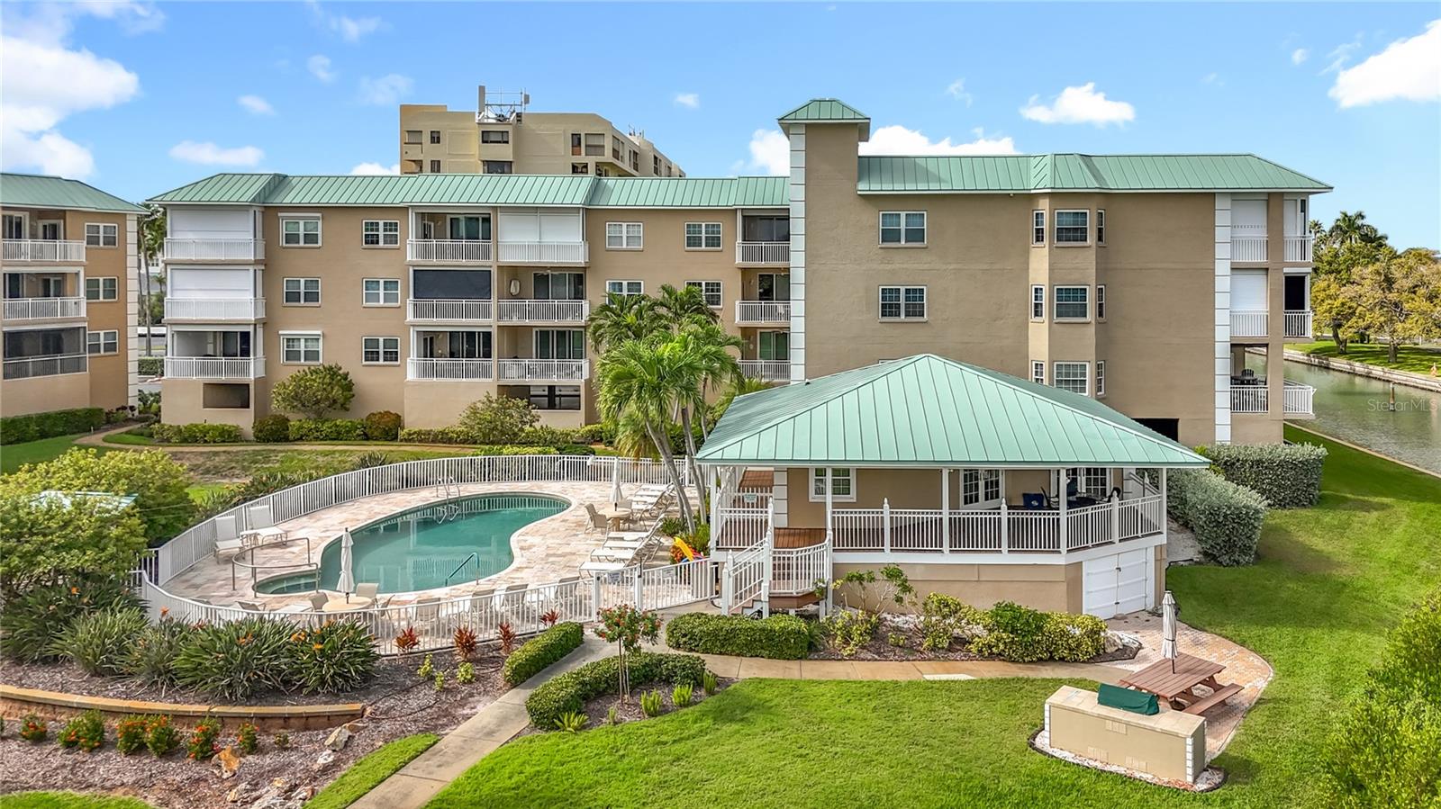 Madeira Beach, Florida, 33708, United States, 2 Bedrooms Bedrooms, ,2 BathroomsBathrooms,Residential,For Sale,1985682